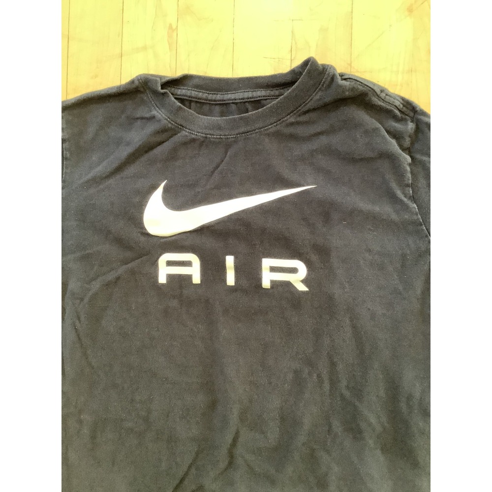 Nike Air Boy's Youth Size X-Large Black Graphic T-Shirt - Picture 2 of 8